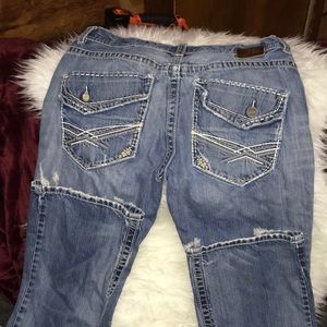 Aiden BKE 33R w/Embroidered Back Pockets